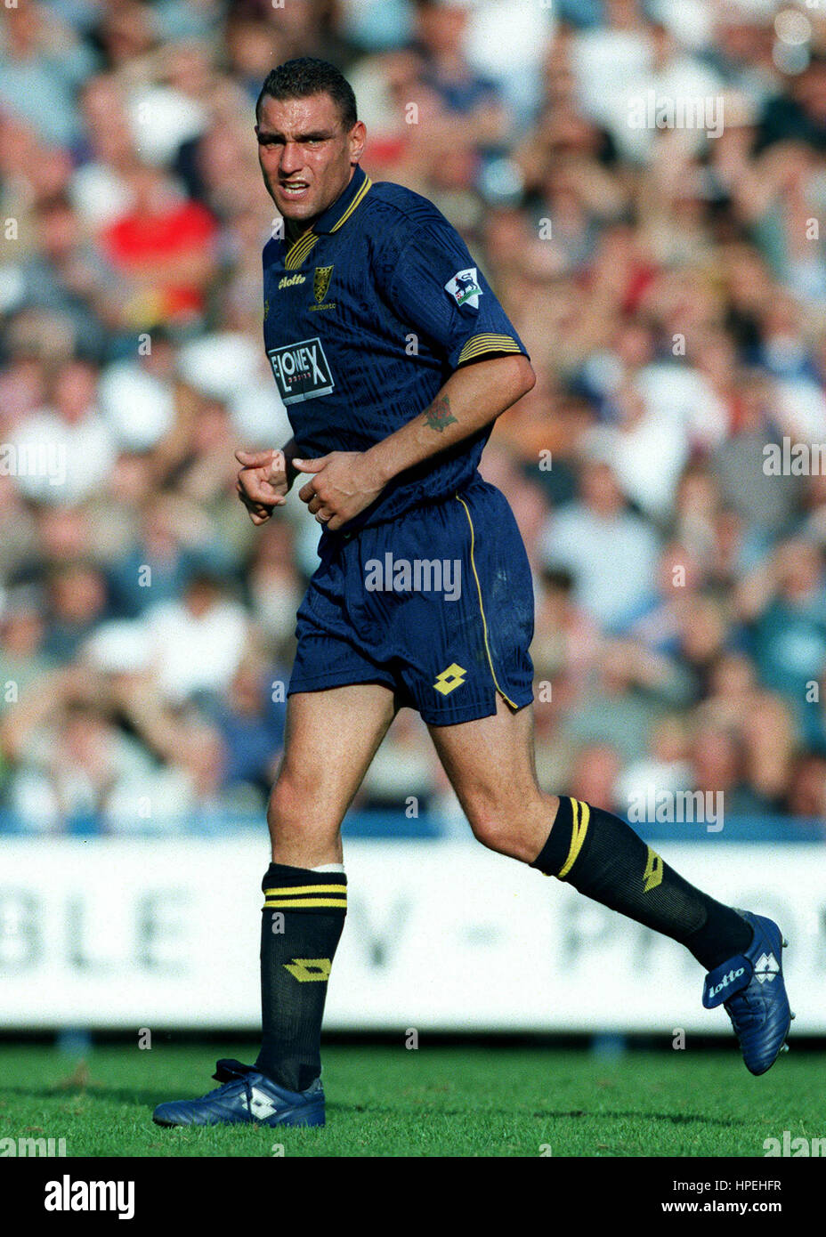 VINNIE JONES WALES & WIMBLEDON FC 05 October 1997 Stock Photo - Alamy