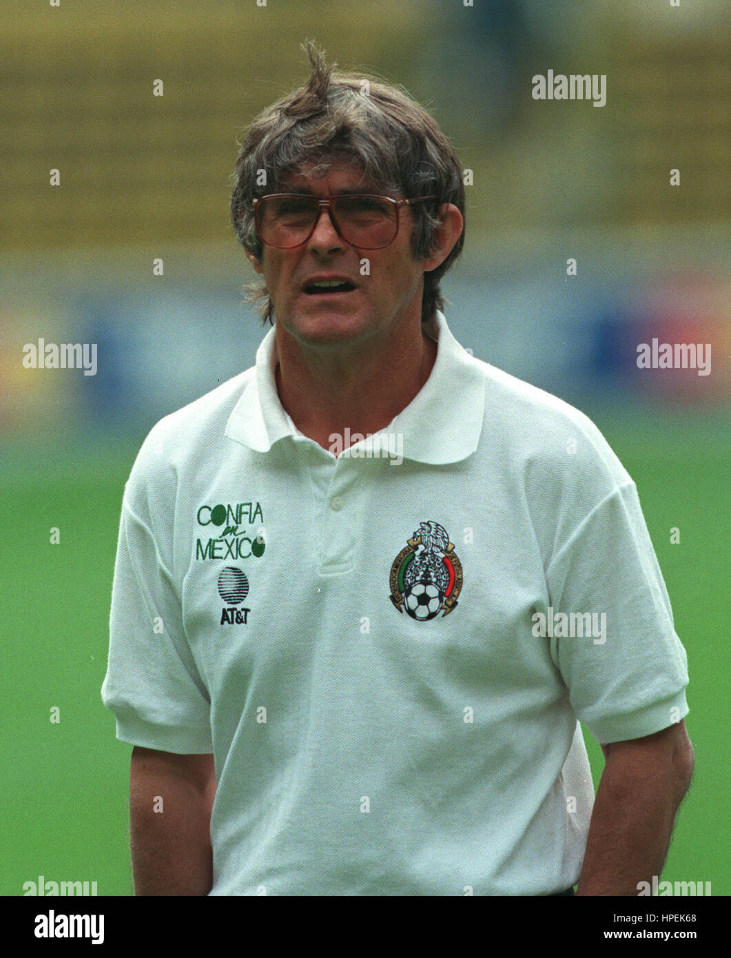 BORA MILUTINOVIC FORMER MEXICO FOOTBALL COACH 19 November 1997 Stock Photo