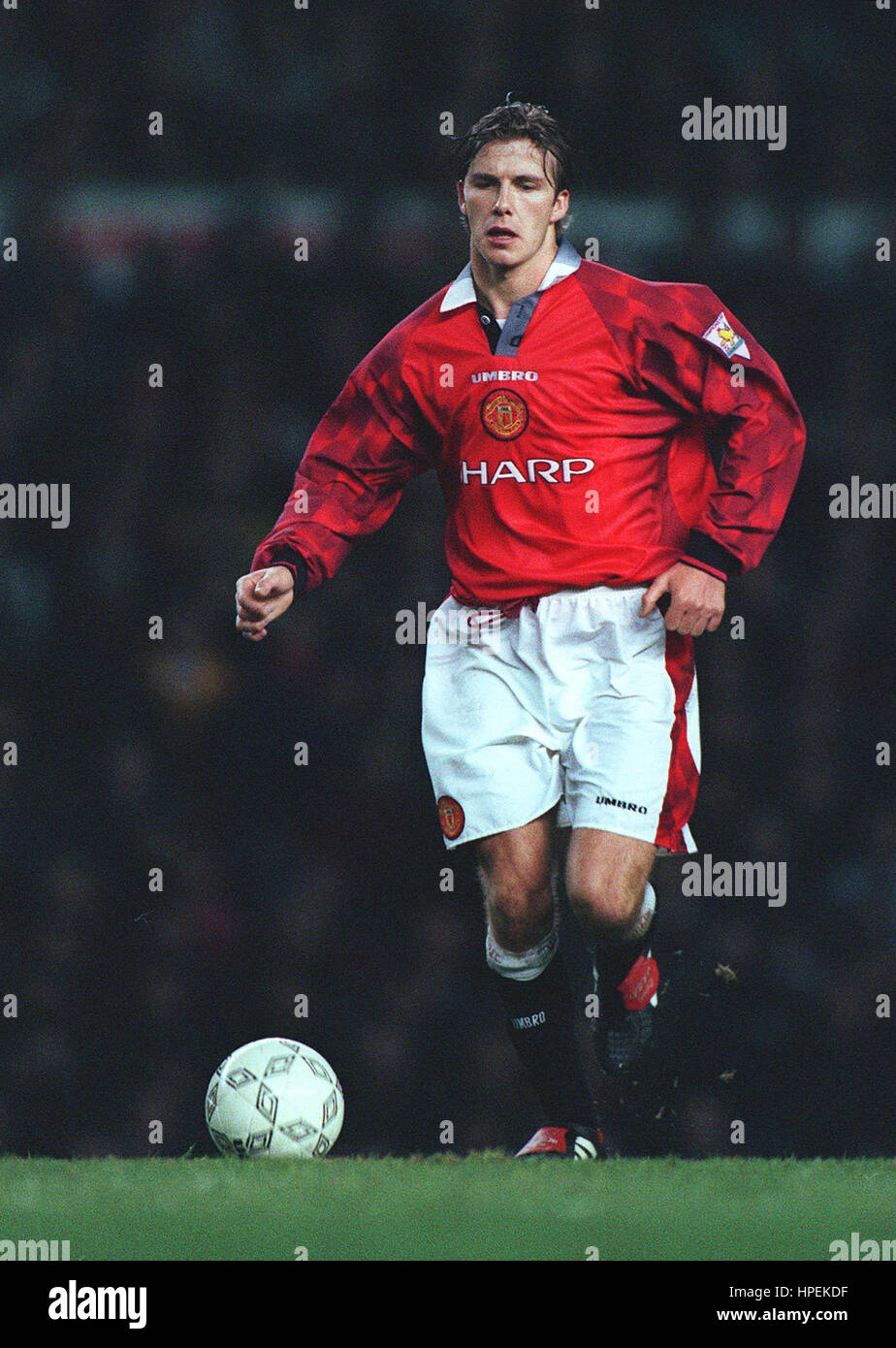 DAVID BECKHAM MANCHESTER UNITED FC 01 December 1997 Stock Photo - Alamy