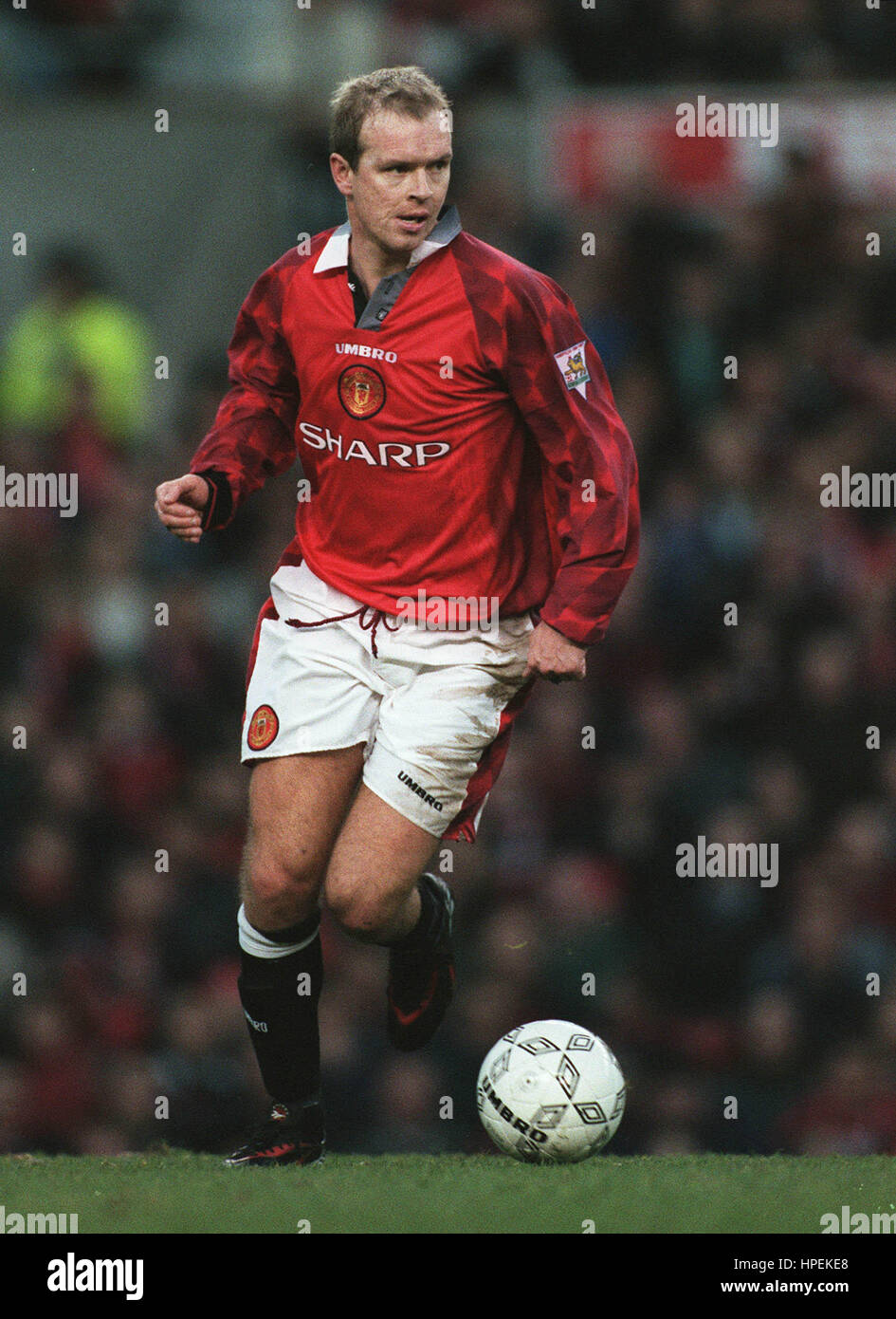 HENNING BERG MANCHESTER UNITED FC 01 December 1997 Stock Photo Alamy