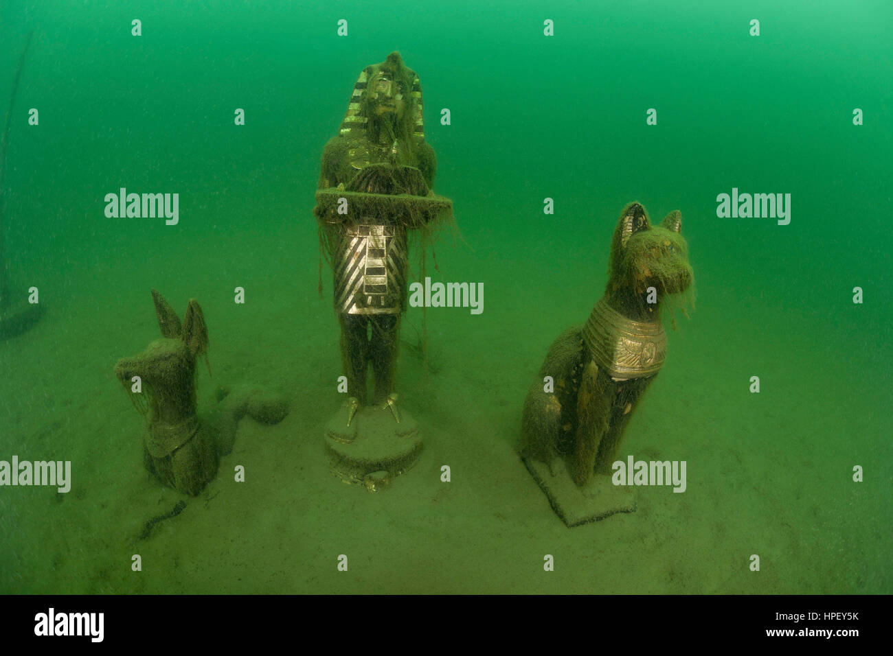 Egyptian statues underwater hires stock photography and images Alamy