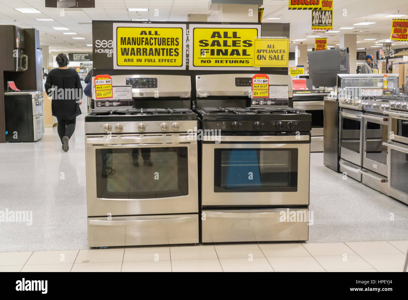 Kitchen Appliances At The Soon To Be Closing Sears Store In Rego Park Stock Photo Alamy