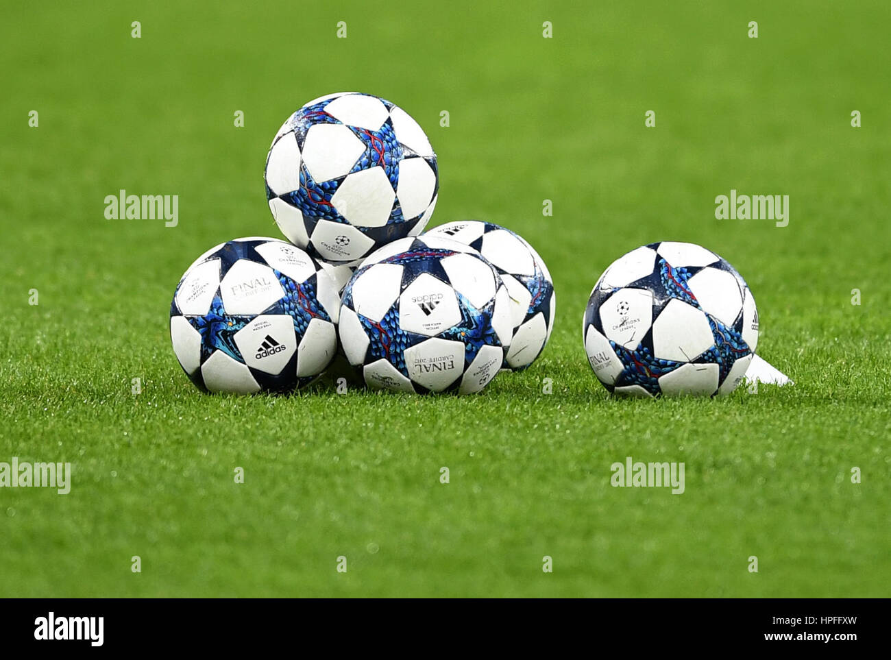 Official match balls hi-res stock photography and images - Page 4 - Alamy