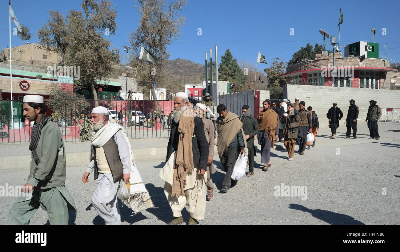 TORKHAM, 21/02/2017: Pakistan-Gate at Torkham border has been closed sinece Fen 17, 2017.  the border security forces stand alert to deter any sort of mishap. it to be mentioned here that after militants attack on a Sufi shrine in Pakistan. Stock Photo