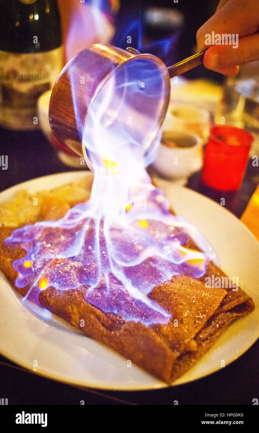 Crepe flambé hi-res stock photography and images - Alamy