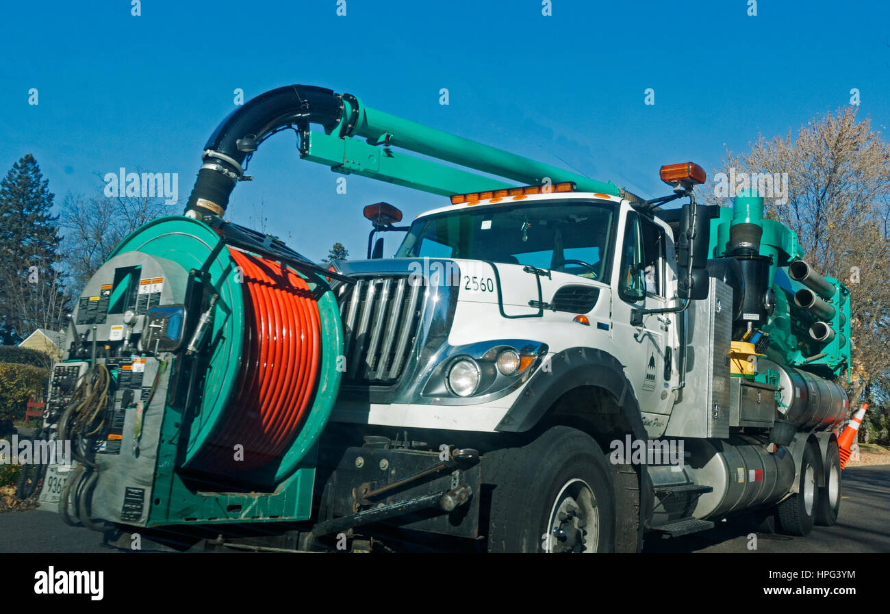 Comcast Underground Cable Installation : Fiber Underground Conduit