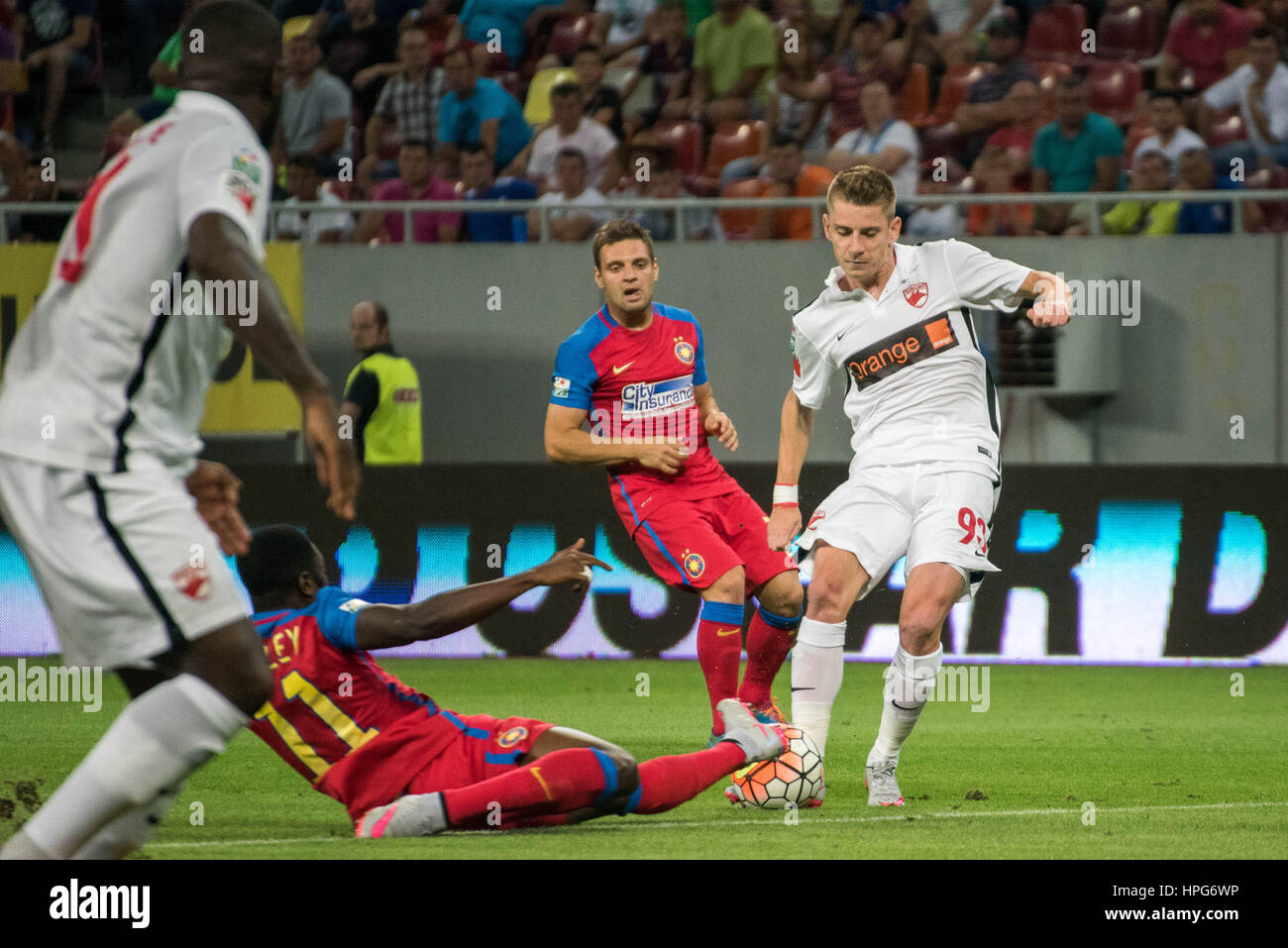 Steaua Bucharest Line Up Against VfB Stuttgart Editorial Stock Image -  Image of bombs, header: 32264489