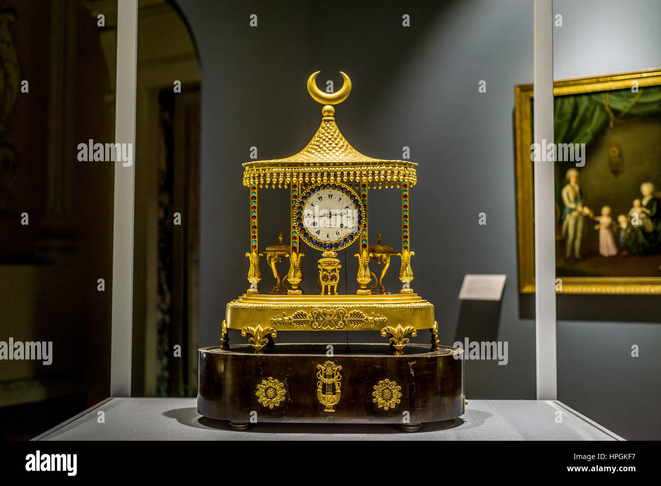 Mantle clock hires stock photography and images Alamy