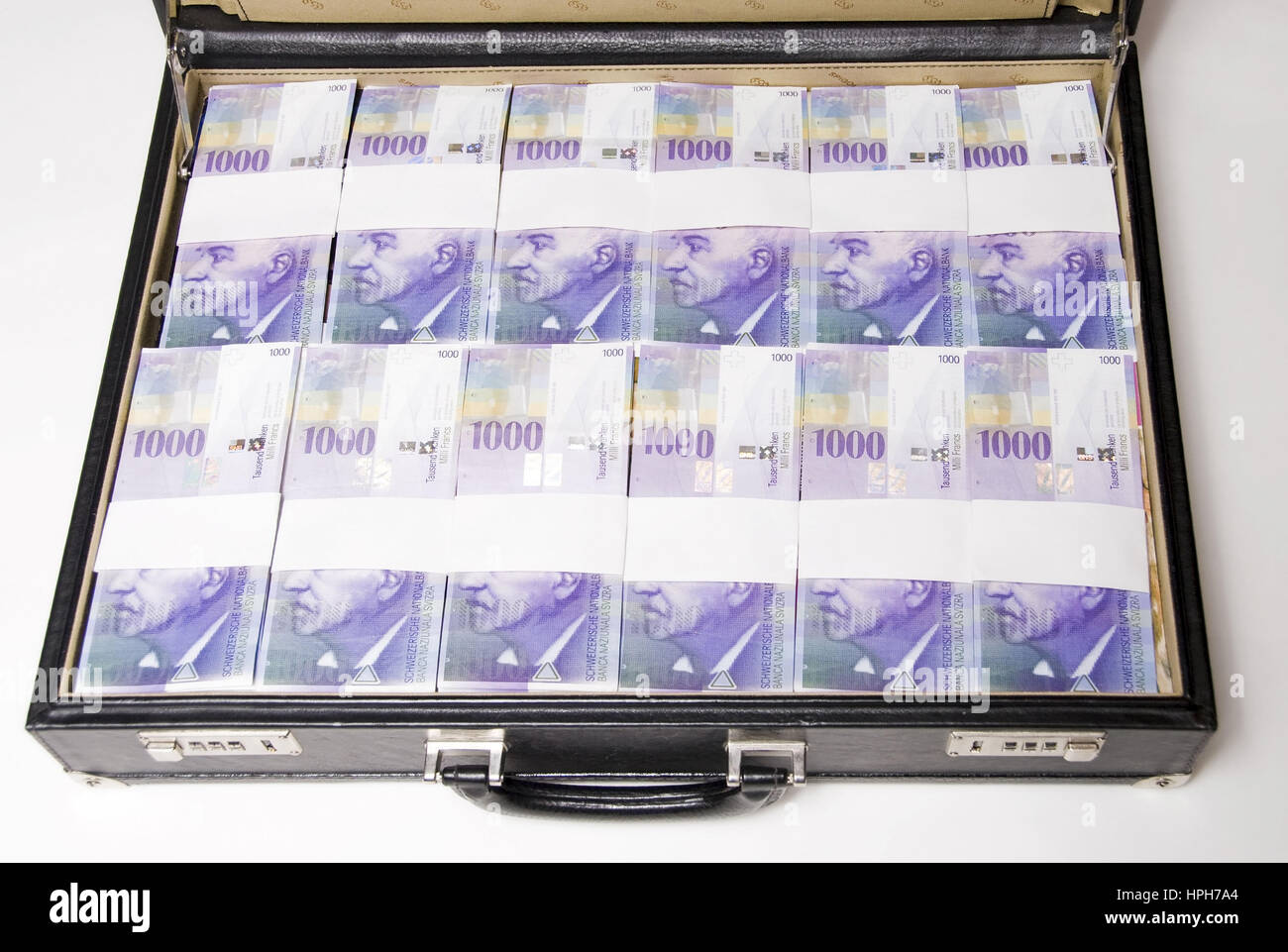 Geldkoffer mit Schweizer Franken - money case Stock Photo
