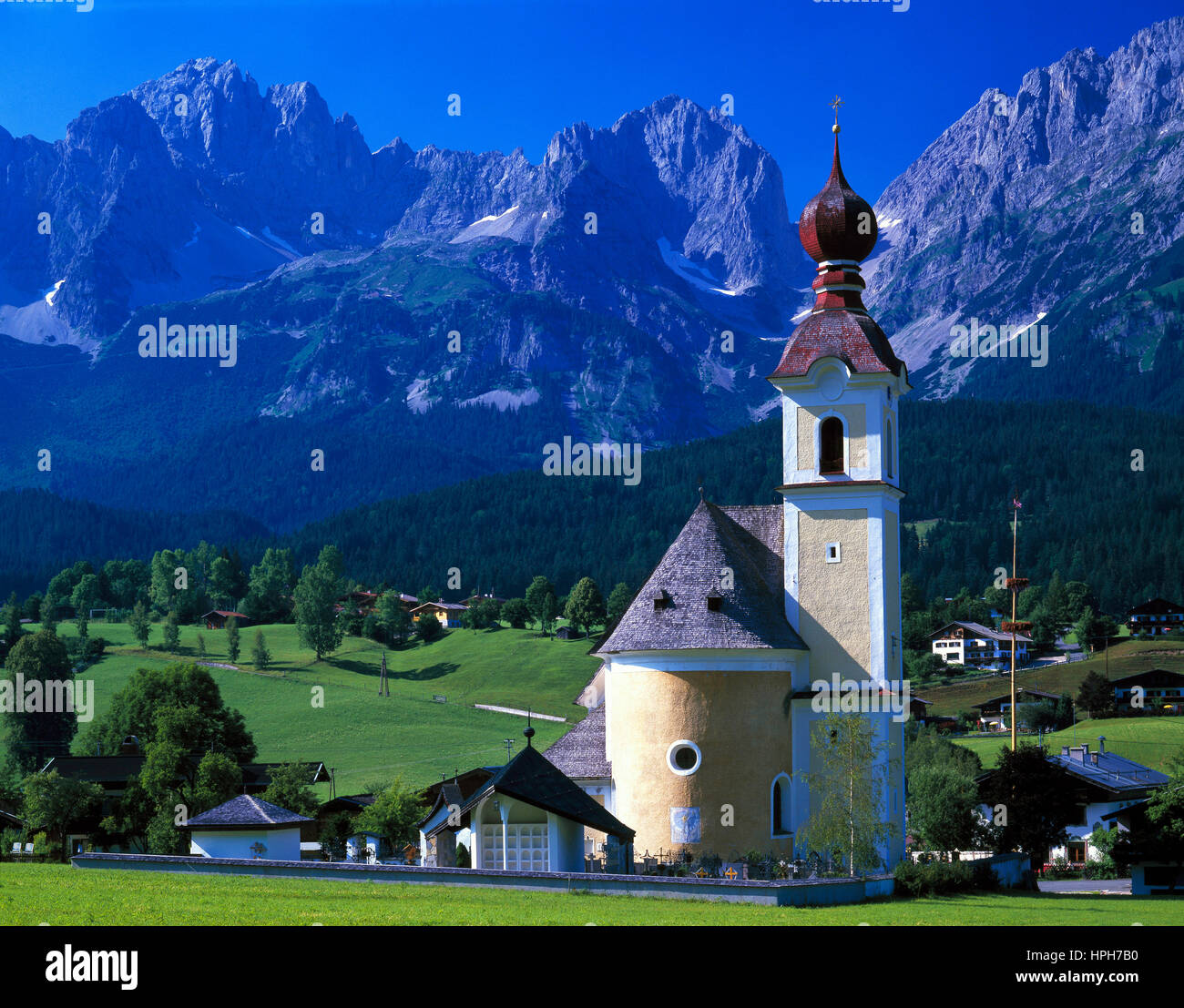 Going village and the Wilder Kaiser mountains, Tirol, Austria Stock Photo