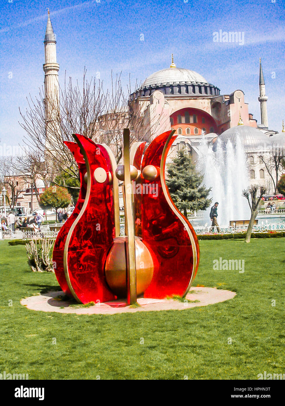 suleymaniye camii istanbul mimar sinan, suleymaniye mosque in sultan ahmed istanbul turkey eurpoean side constantinapolis,kirmizi lale, red tulip Stock Photo