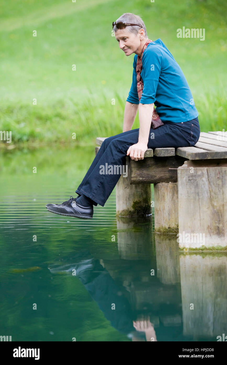 Reife frau hires stock photography and images Alamy