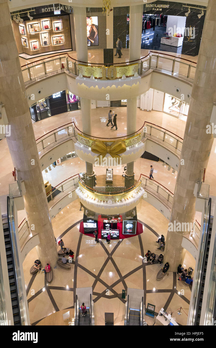 Luxury shopping mall hi-res stock photography and images - Alamy