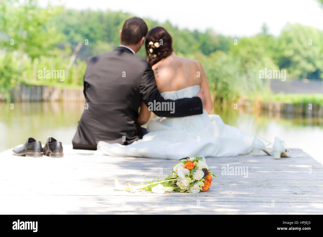 Brautpaar von hinten hires stock photography and images Alamy