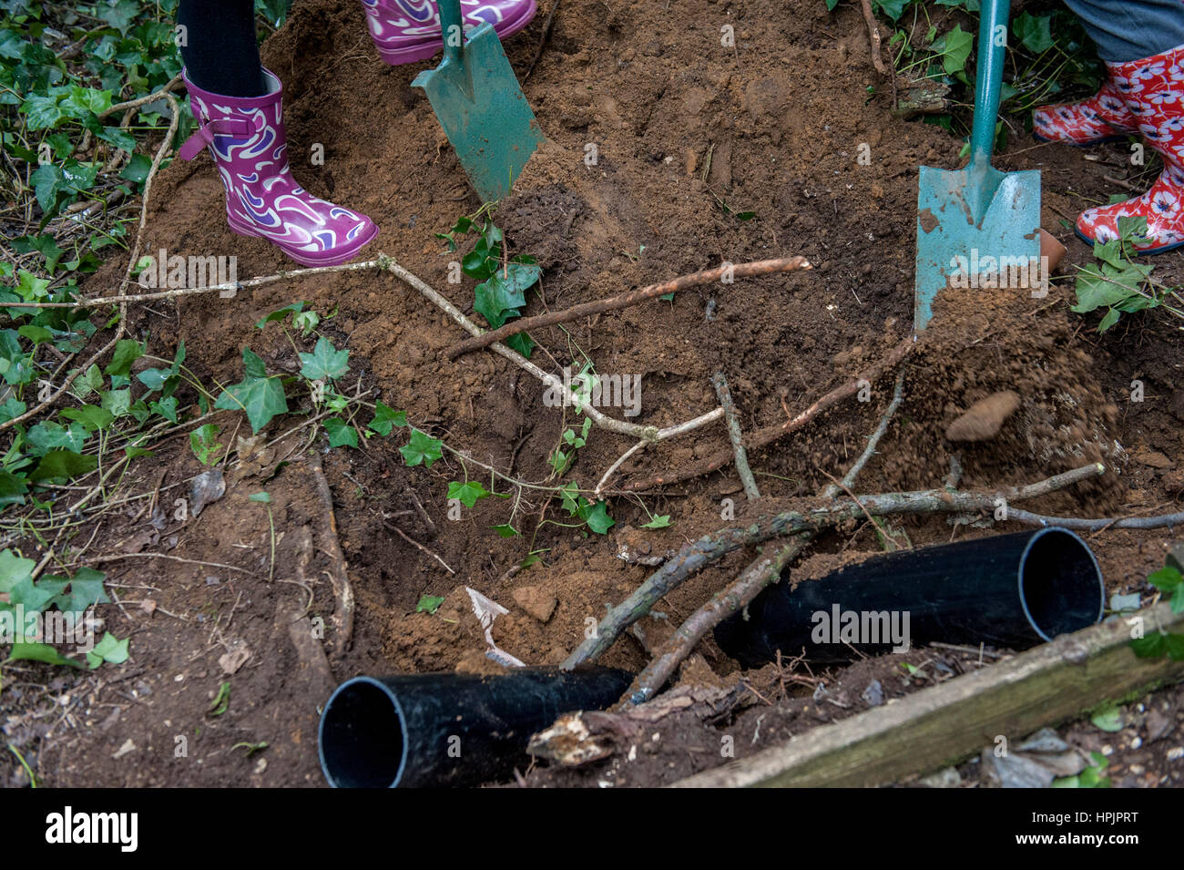 primary school kids building a hibernaculum step by step pictures