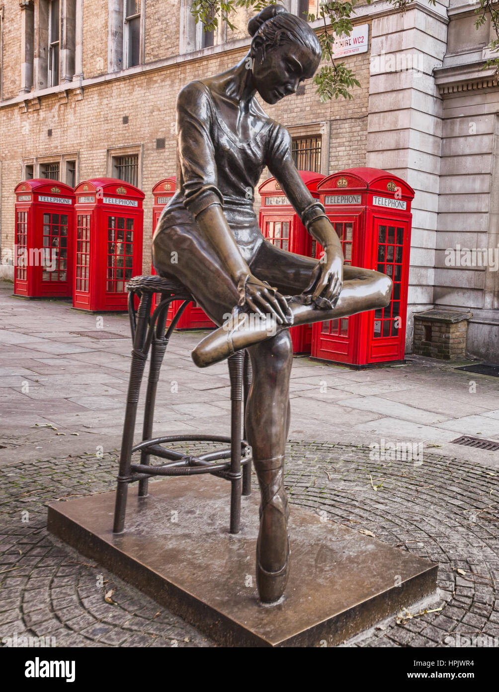 Ballerina statue covent garden hires stock photography and images Alamy