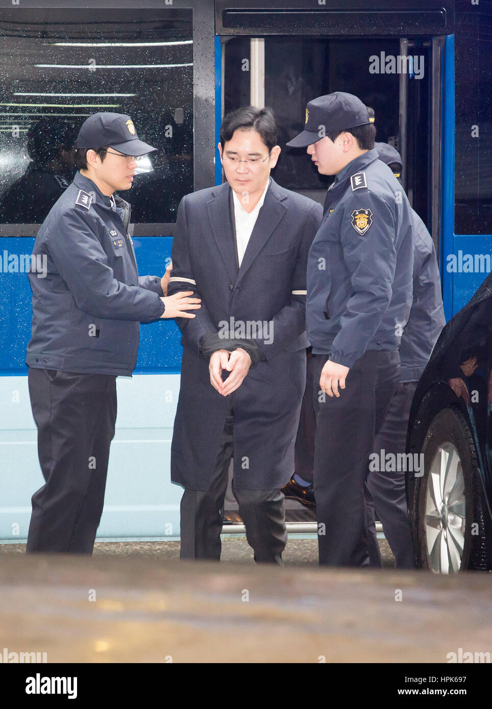 Seoul, South Korea. 22nd Feb, 2017. Vice chairman of Samsung Electronics and the de facto leader of Samsung Group Lee Jae-Yong arrives at the special prosecutors office in Seoul, South Korea. Special prosecutors questioned Lee on Wednesday for the third time since he was arrested over bribery allegations related with a corruption scandal that led to President Park Geun-hye's impeachment in December, 2016. Credit: Aflo Co. Ltd./Alamy Live News Stock Photo