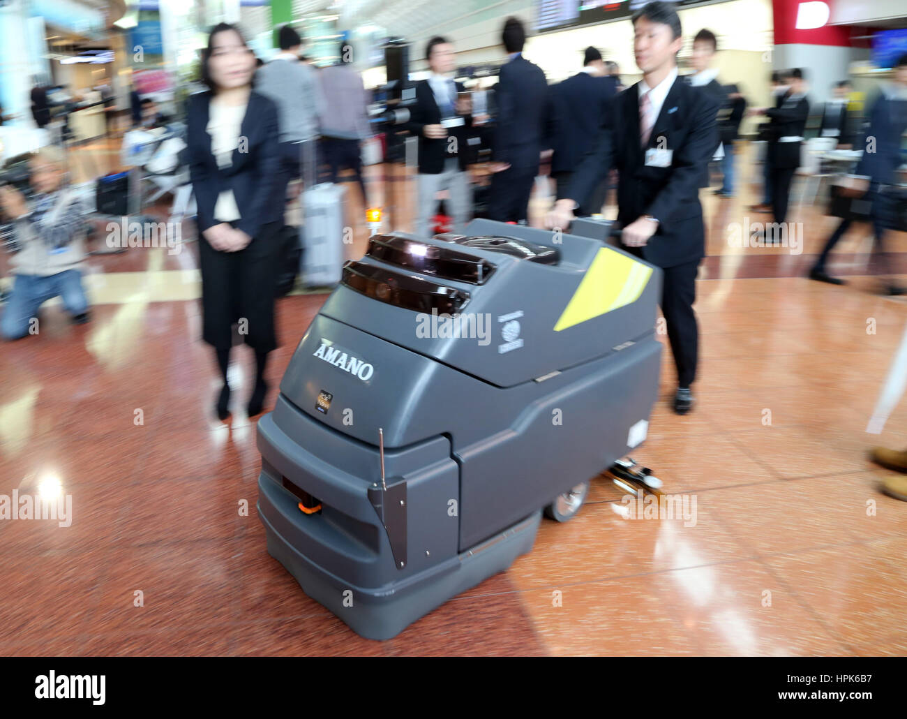 Tokyo, Japan. 14th Dec, 2016. A cleaning robot SE500iX II of Amano