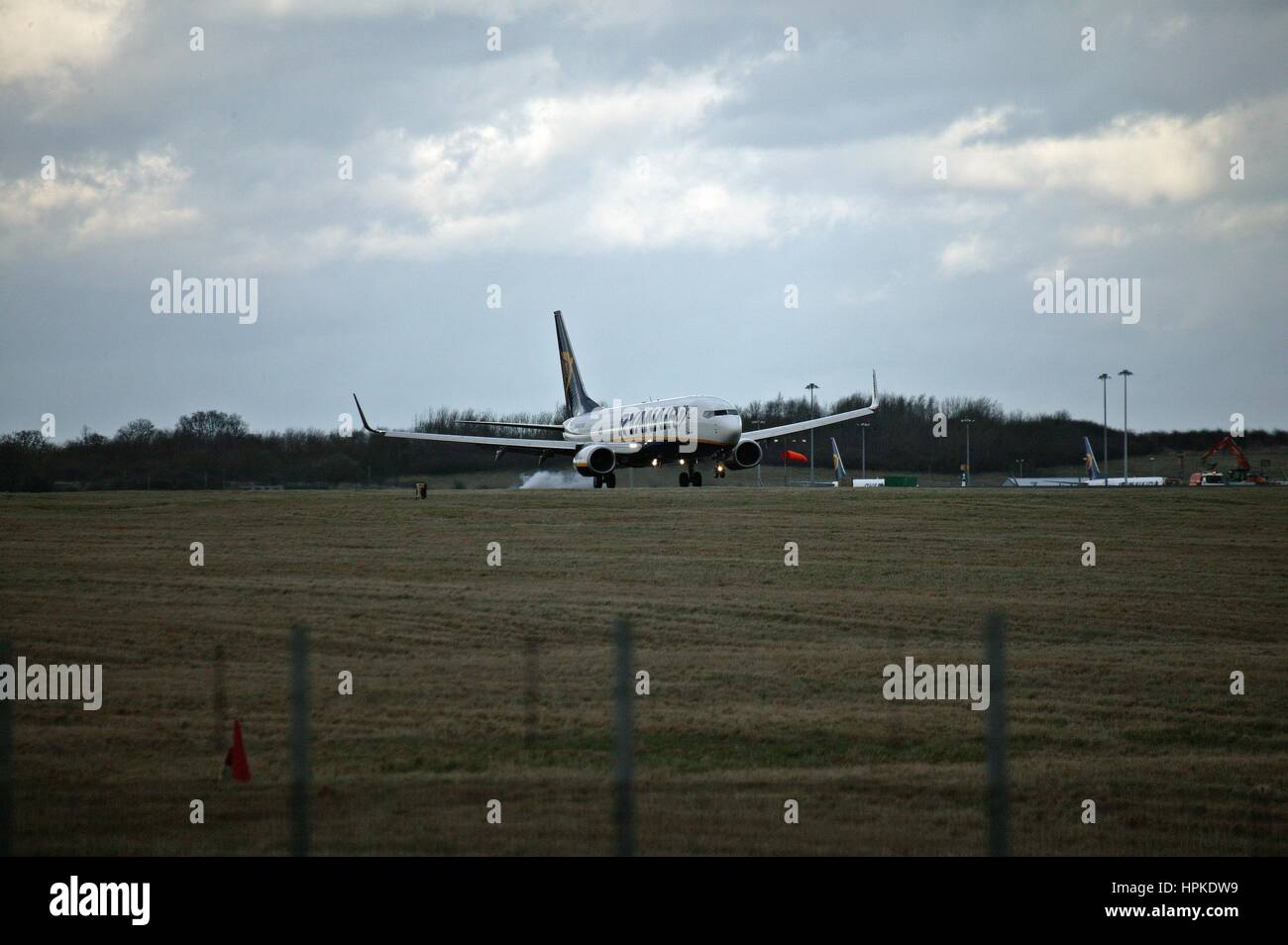 Standsted Airtport, London, UK. 23rd February 2017. Ryanair Flight battles crosswinds at Stansted Airport during Storm Doris Credit: Knelstrom Ltd/Alamy Live News Stock Photo