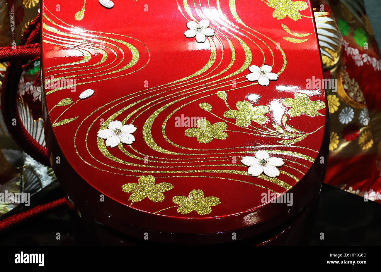 Traditional japanese toilet hires stock photography and images Alamy