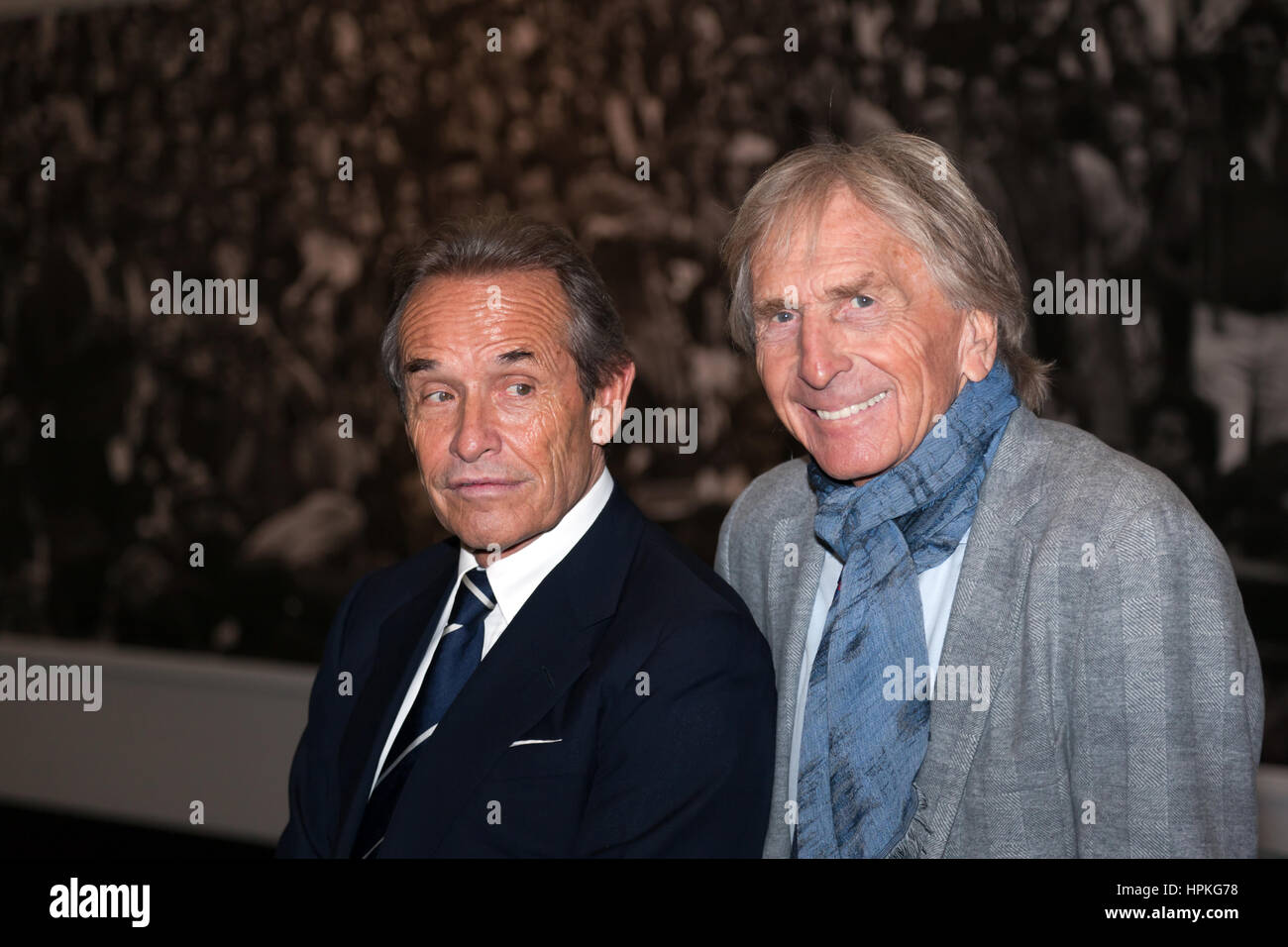 Photo Ancienne Derek Bell & Jacky Ickx – Gulf Racing GR8 Ford Cosworth, 1970s