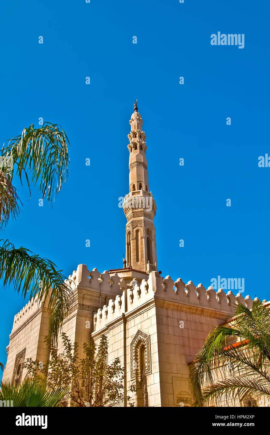 Al Qaed Ibrahim Mosque in downtown Alexandria, famous landmark Stock Photo