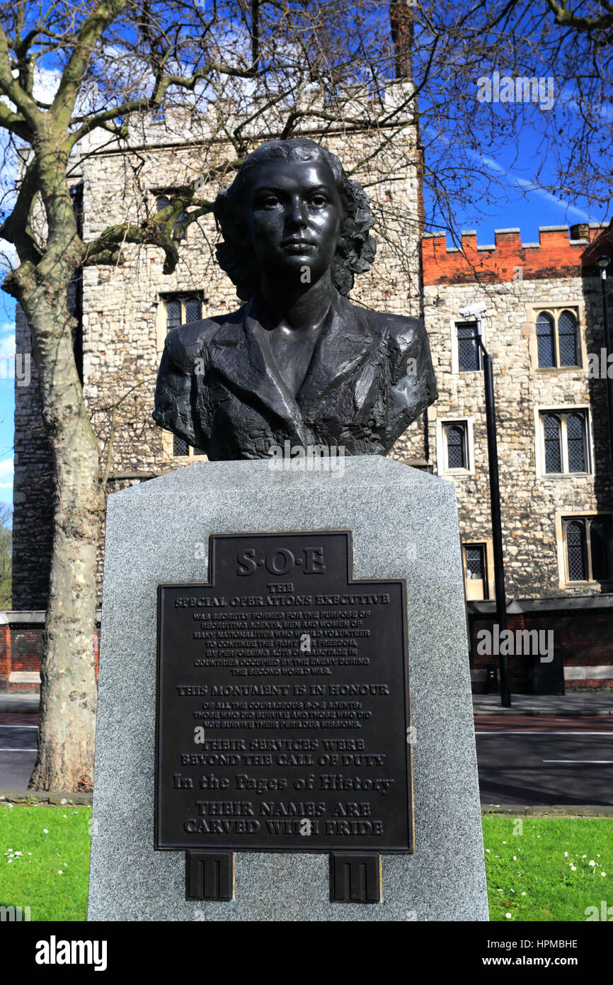 SOE Sculpture of Violette Szabo, Maquis French Resistance Fighters of World War II memorial, Lambeth Palace Road, London, UK Stock Photo
