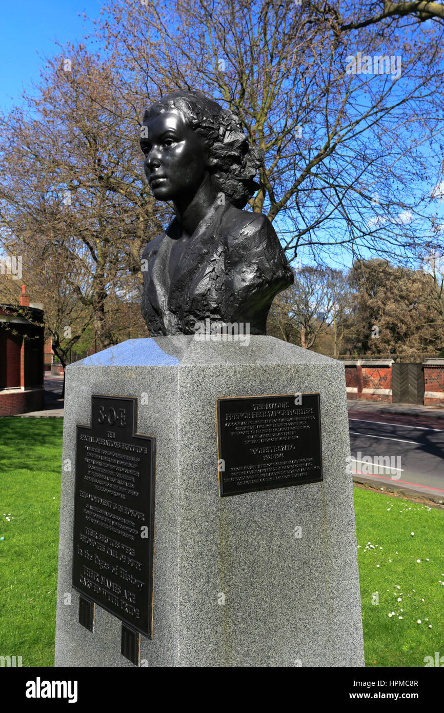 SOE Sculpture of Violette Szabo, Maquis French Resistance Fighters of World War II memorial, Lambeth Palace Road, London, UK Stock Photo