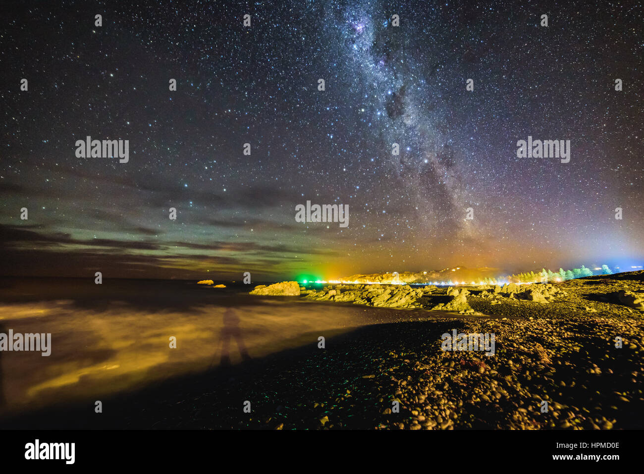 Milky way rising over Kaikoura beach, New Zealand Stock Photo - Alamy