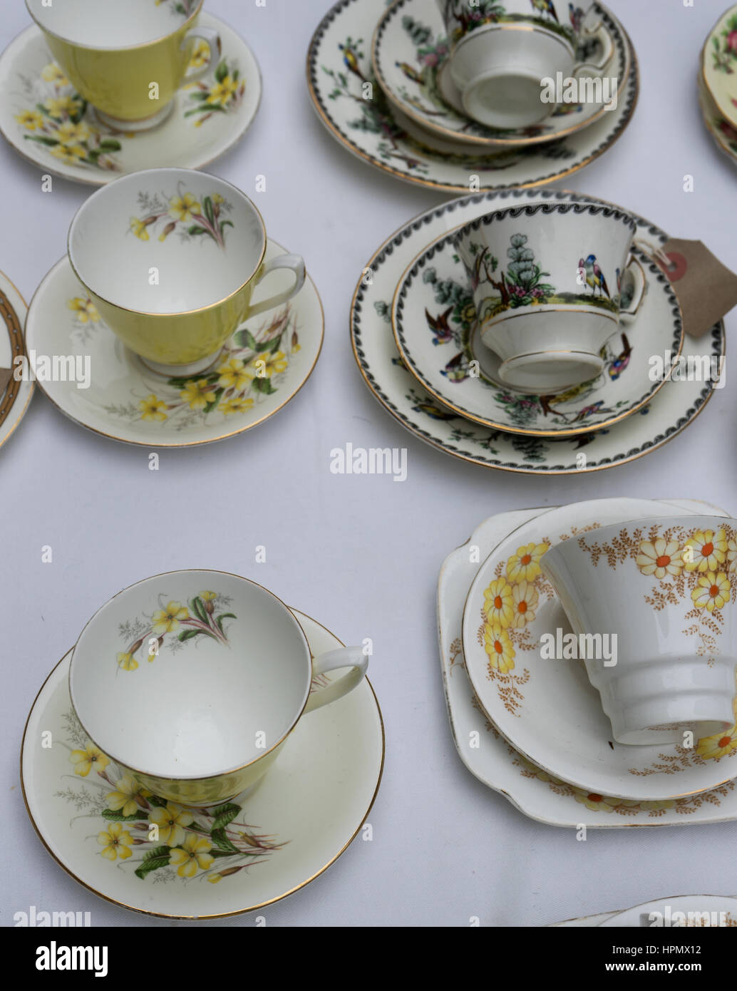 Gold Tea Cups High Resolution Stock Photography and Images Alamy