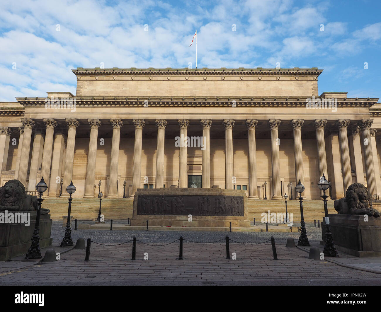 St George Hall concert halls and law courts on Lime Street in Liverpool, UK Stock Photo