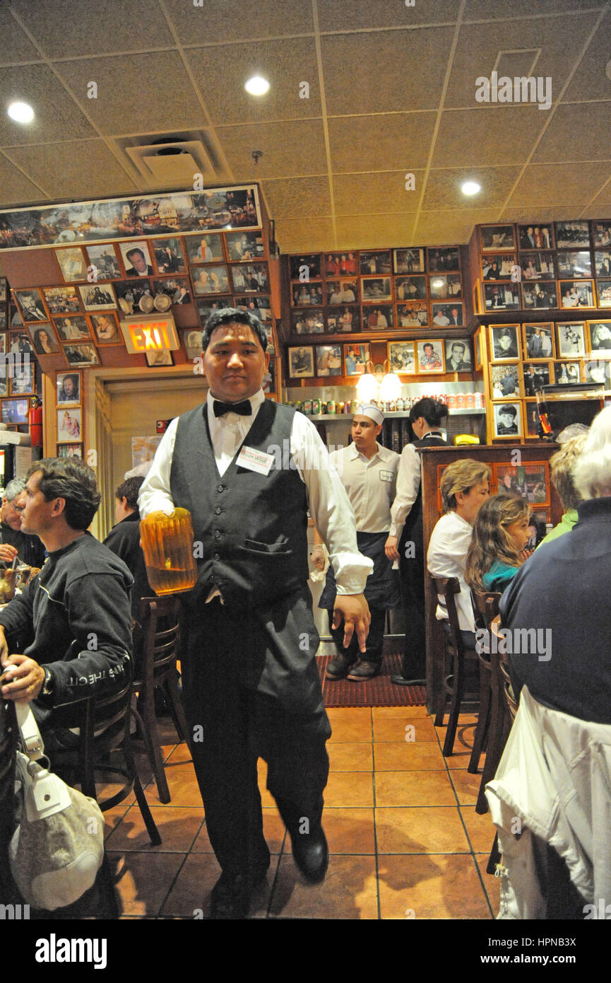 CARNEGIE DELI NYC Stock Photo Alamy