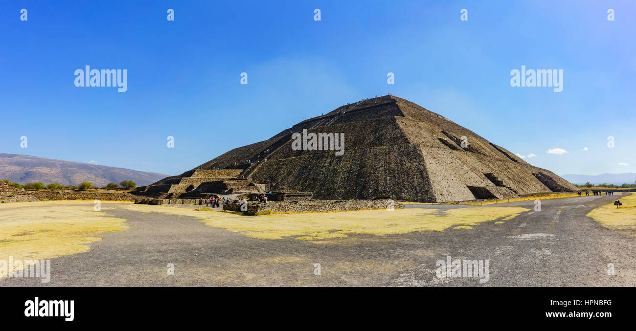 The famous and historical Pyramid of the Sun in Teotihuacan, Mexico Stock Photo