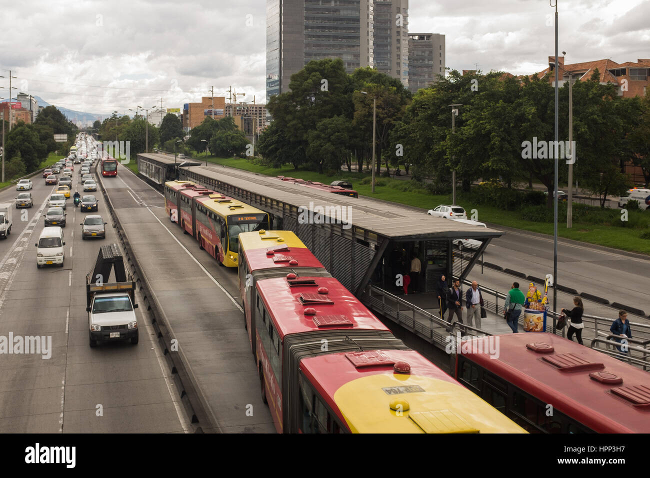 Bogota Colombia 25th January The Transmilenio Brt System That Serves Bogota In The Autopista Norte In Bogota Colombia On 25th January 2017 Stock Photo Alamy