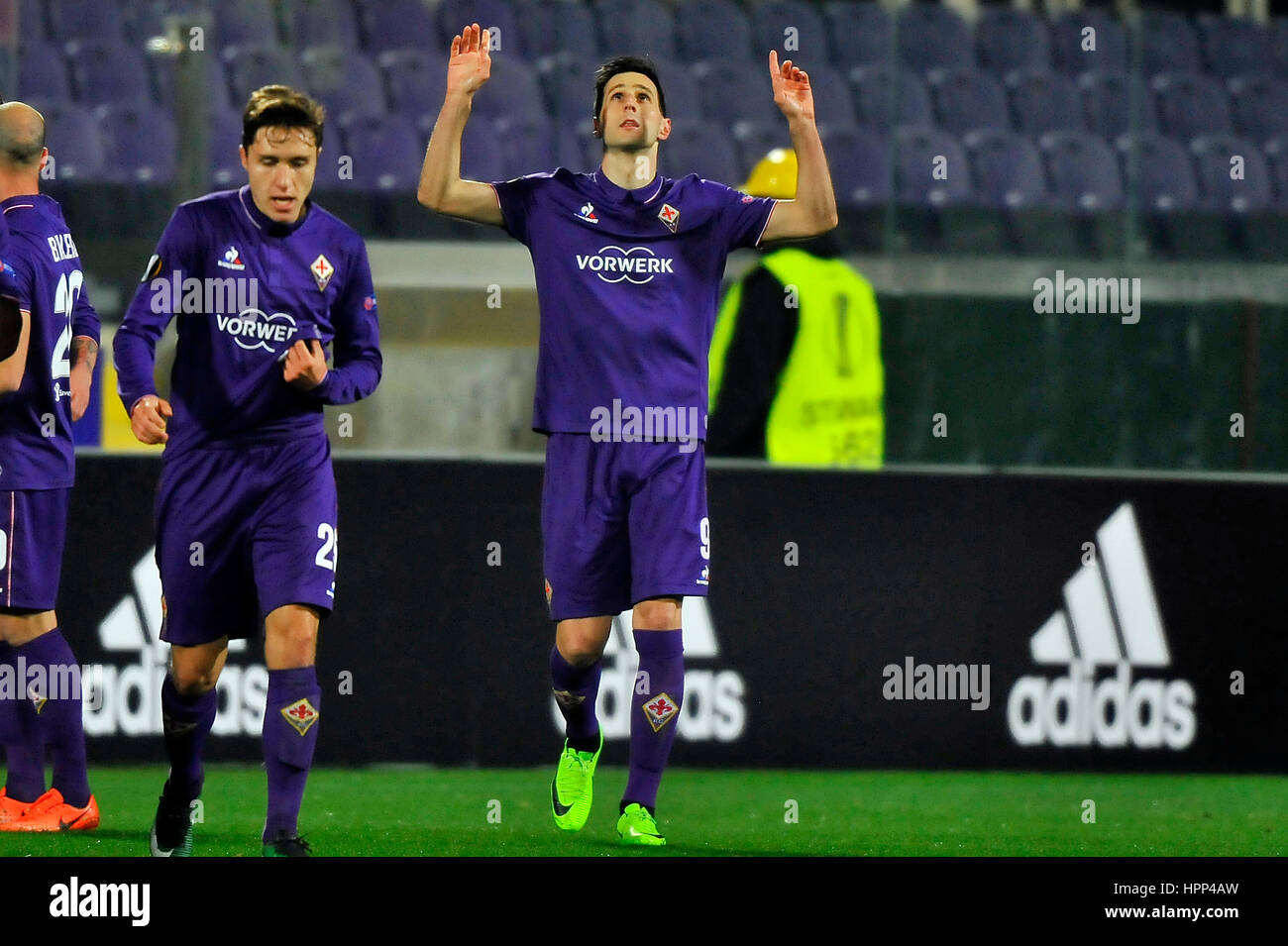 A.c.f Fiorentina's Nikola Kalinic celebrates after scoring the 1° goal  during the UEFA Europa League Round of 32 - 2nd leg soccer match A.c.f. Fiorentina  vs Borussia Mönchengladbach at Artemio Franchi Stadium