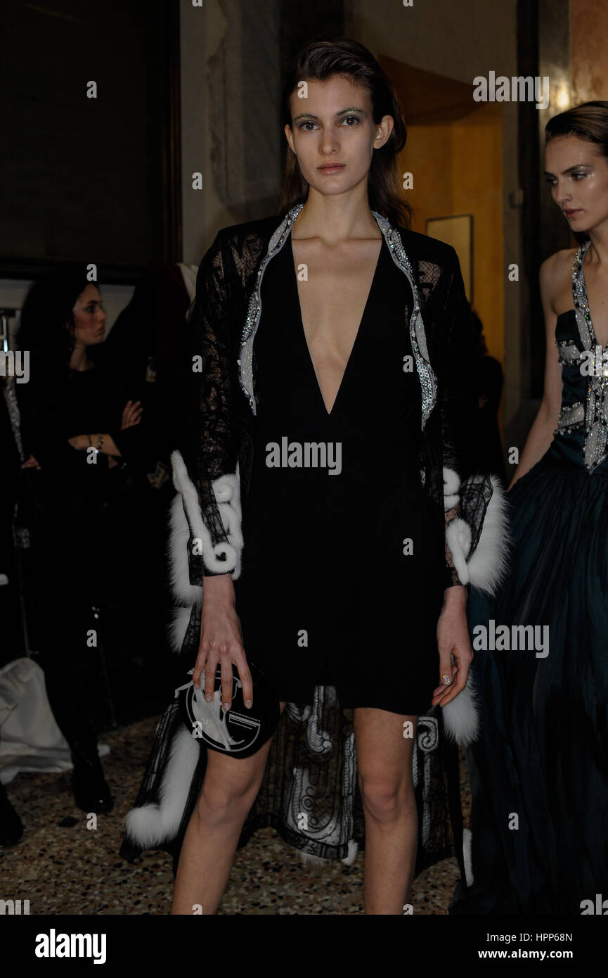Milan, Italy. 23rd Feb, 2017. At the backstage during the presentation Genny design at Milan Fashion Week. Credit: Gaetano Piazzolla/Pacific Press/Alamy Live News Stock Photo