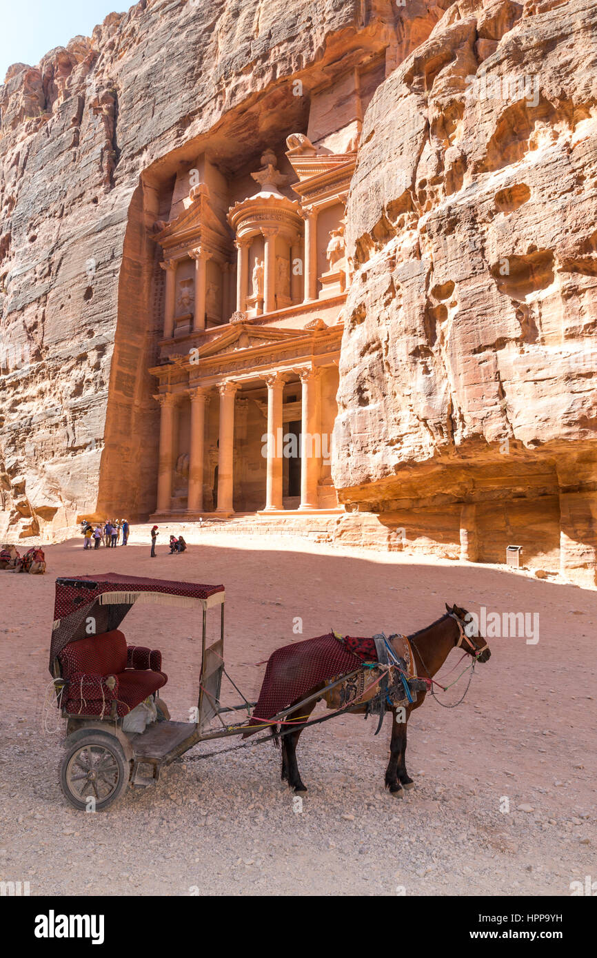 Jordan, Petra, horse cab in front of Al Khazneh Stock Photo