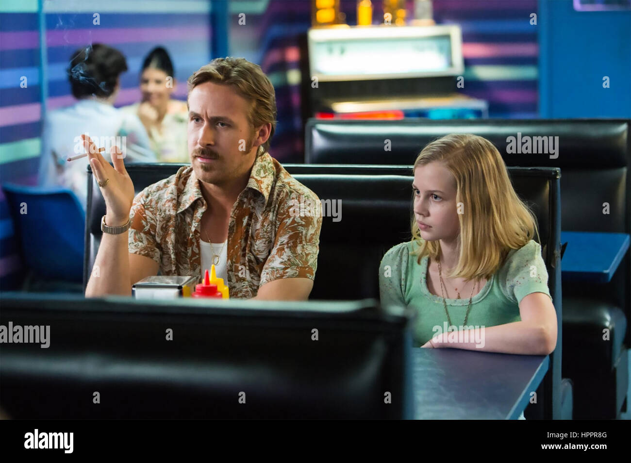 THE NICE GUYS 2016 Warner Bros film with Ryan Gosling and Angourie Rice Stock Photo