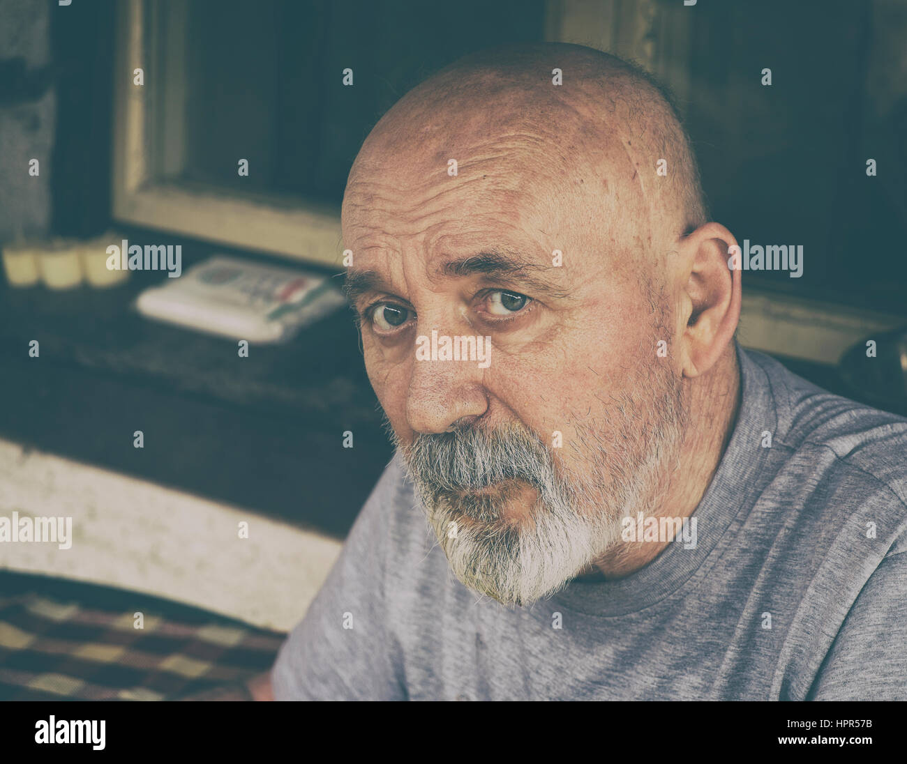 Old man with beard drunk hi-res stock photography and images - Alamy