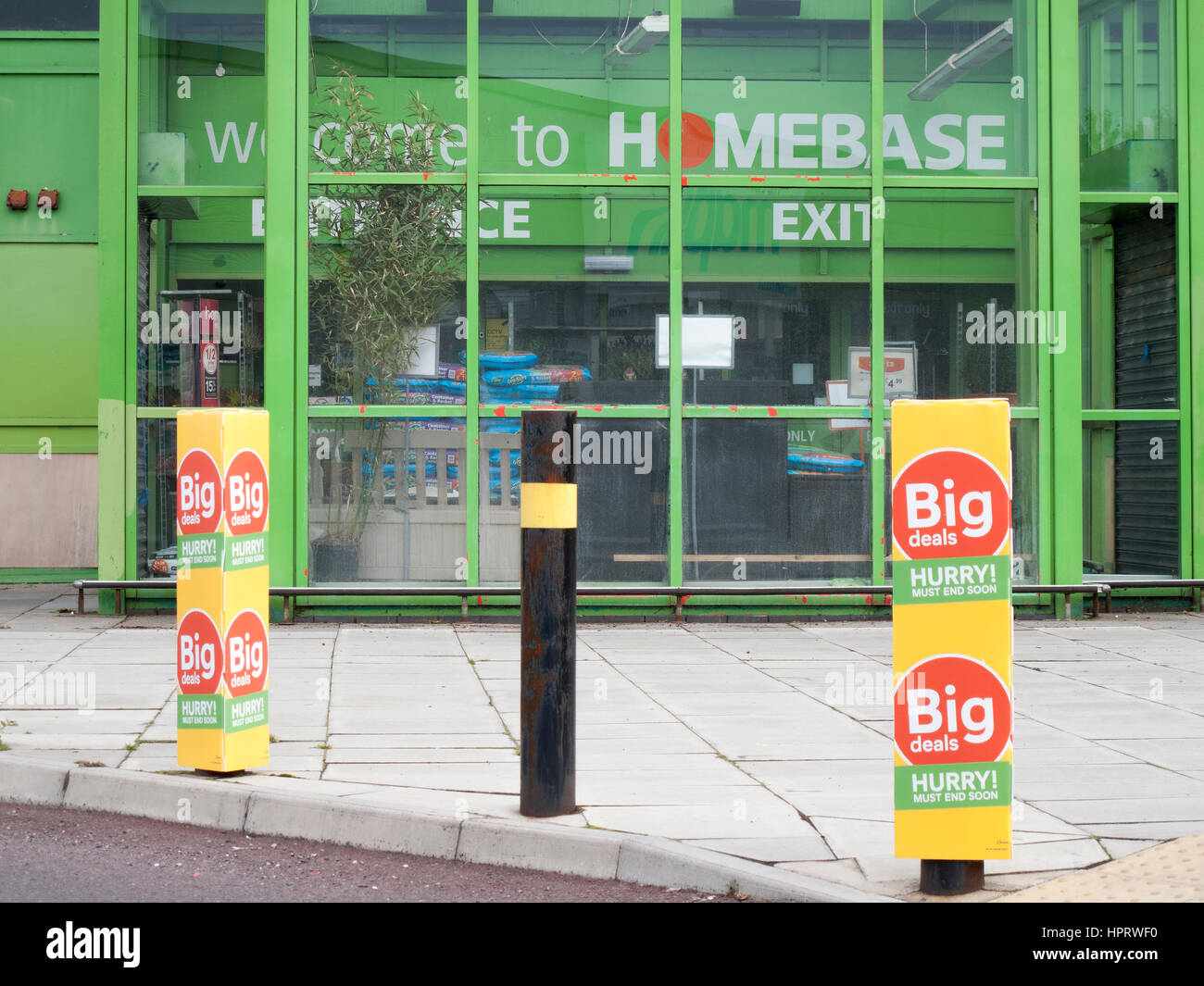 Homebase paint hires stock photography and images Alamy