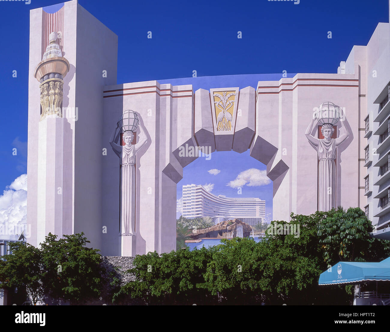 Art Deco Trompel'œil mural, Fontainebleau Hotel, Collins Avenue, South