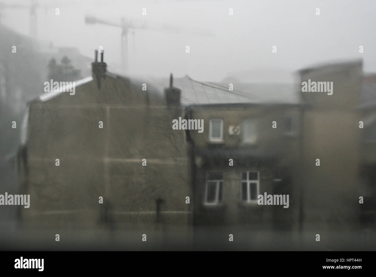 Heavy rain falling on window hi-res stock photography and images - Alamy