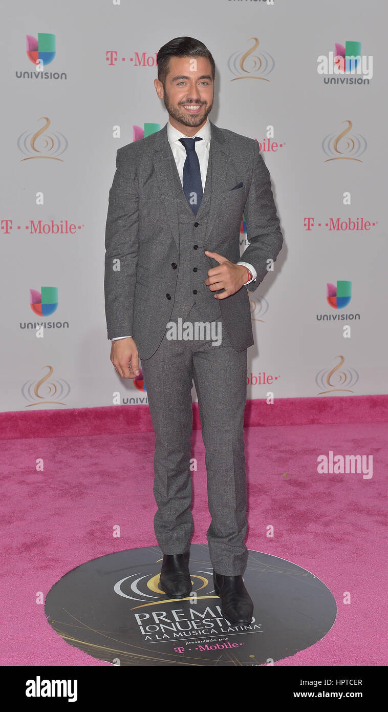 Voces latina hi-res stock photography and images - Alamy