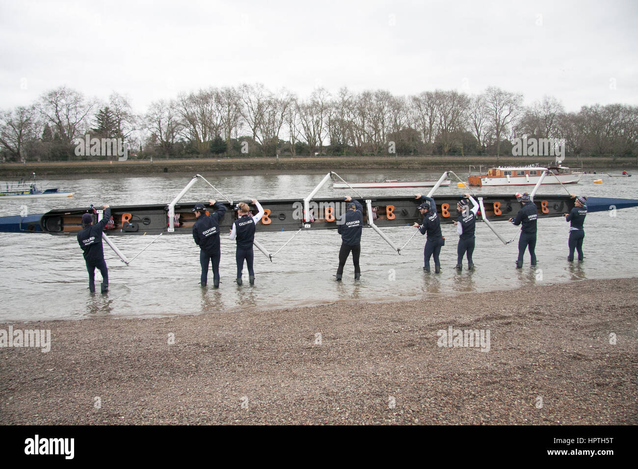 Putney London, UK. 25th Feb, 2017. Team members of Oxford University varsity take to the waters to practice for the upcoming university boat race against Cambridge in Putney Credit: amer ghazzal/Alamy Live News Stock Photo