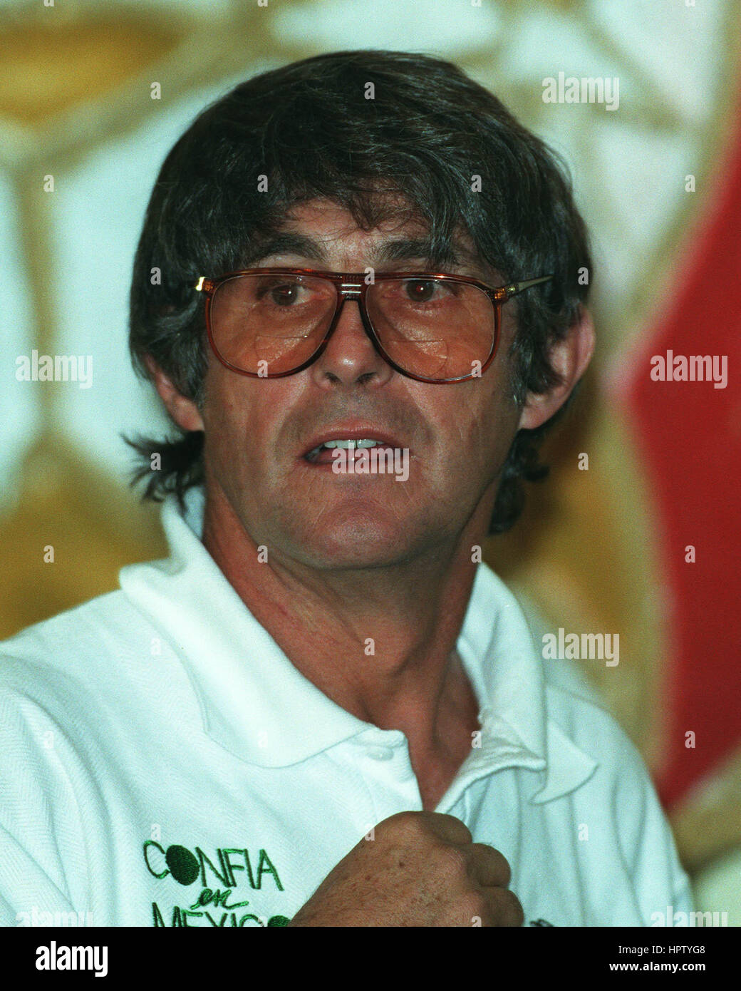 BORA MILUTINOVIC FORMER MEXICAN FOOTBALL COACH 15 January 1998 Stock Photo