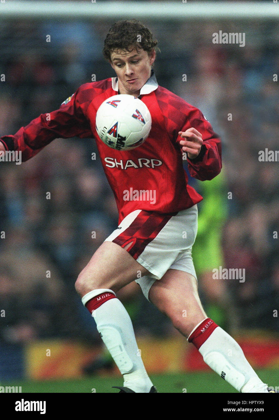Solskjaer 1998 hi-res stock photography and images - Alamy