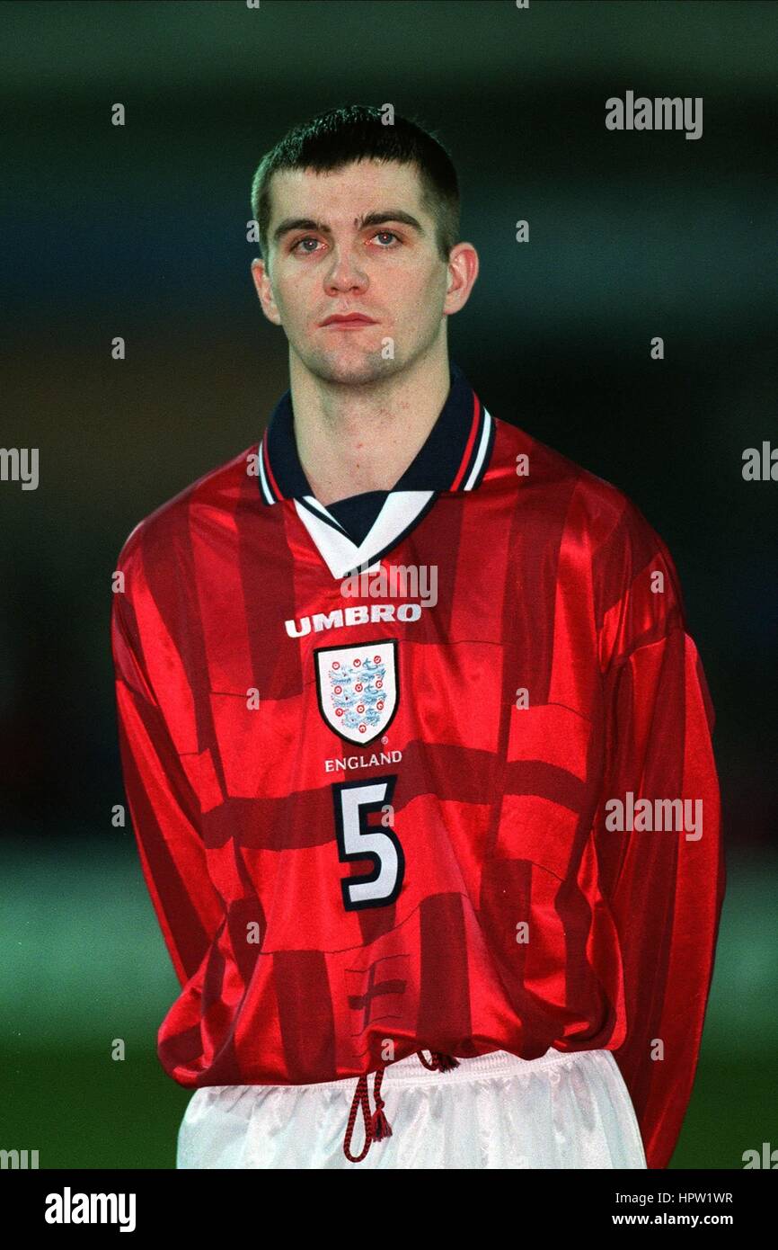 Dominic Matteo England B Liverpool Fc 03 March 1998 Stock Photo Alamy