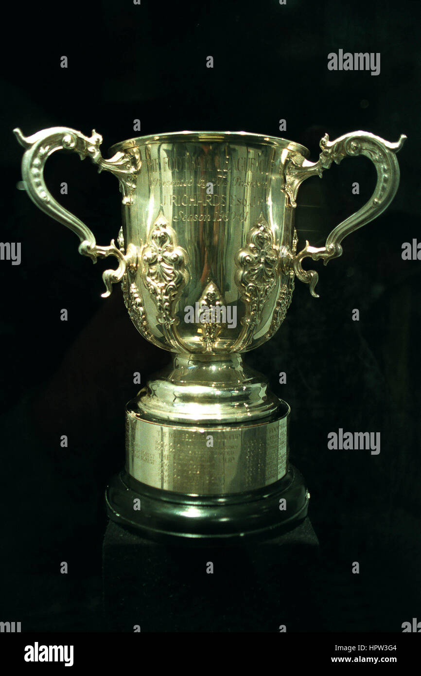 Football league cup trophy hi-res stock photography and images - Alamy