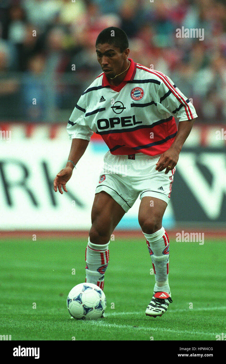 GIOVANE ELBER BAYERN MUNCHEN FC 27 August 1998 Stock Photo