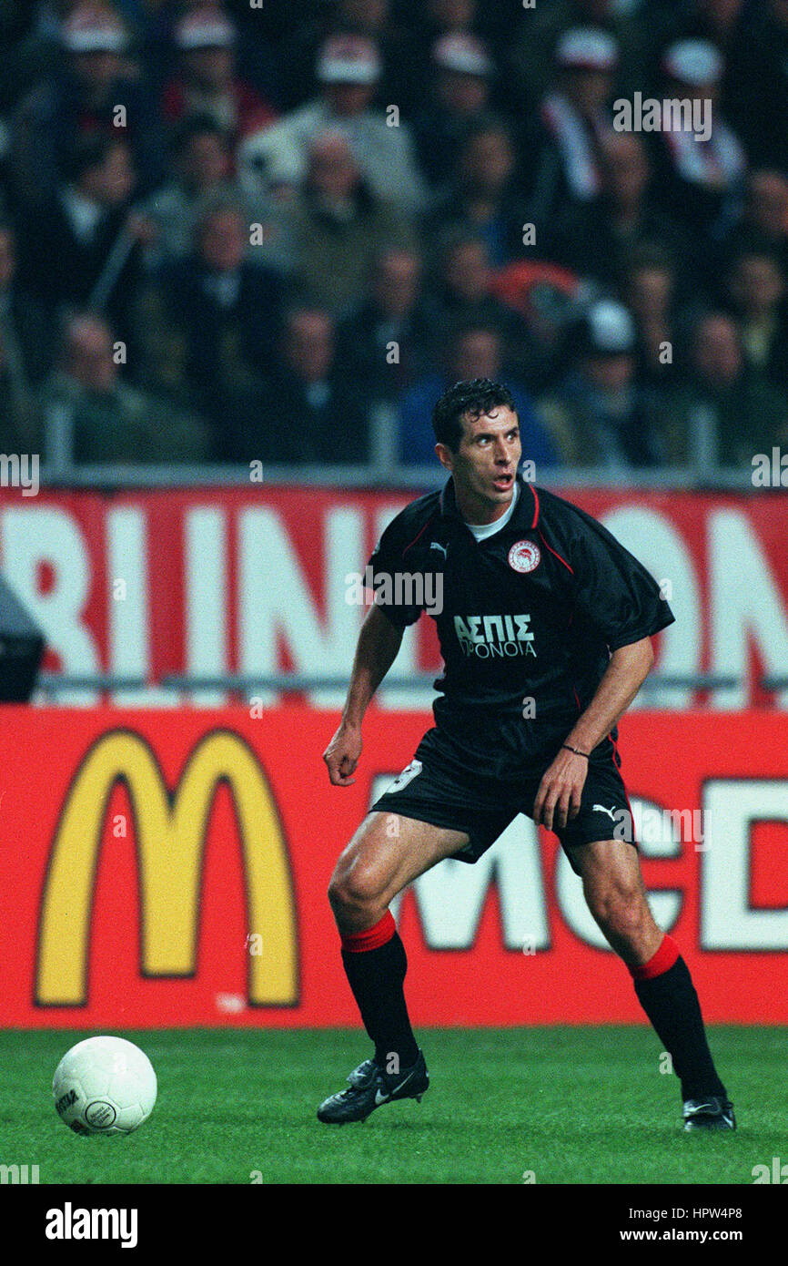 Poster équipe Olympiakos Saison 1998/99 - Page De Magazine